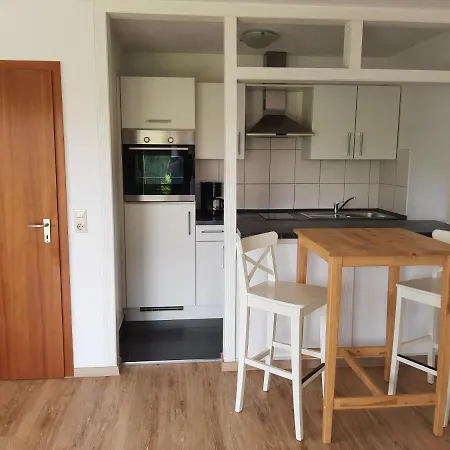 Moderne Im Grunen Mit Schoner Terasse Tettnang